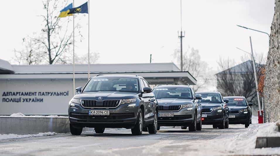 Поліцейські автомобілі «фантоми» почали фіксувати порушення ПДР на дорогах України