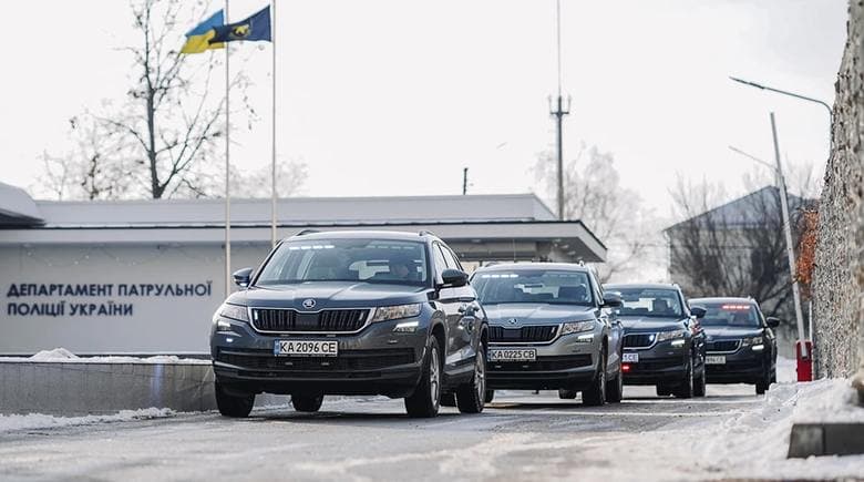 Поліцейські автомобілі «фантоми» почали фіксувати порушення ПДР на дорогах України
