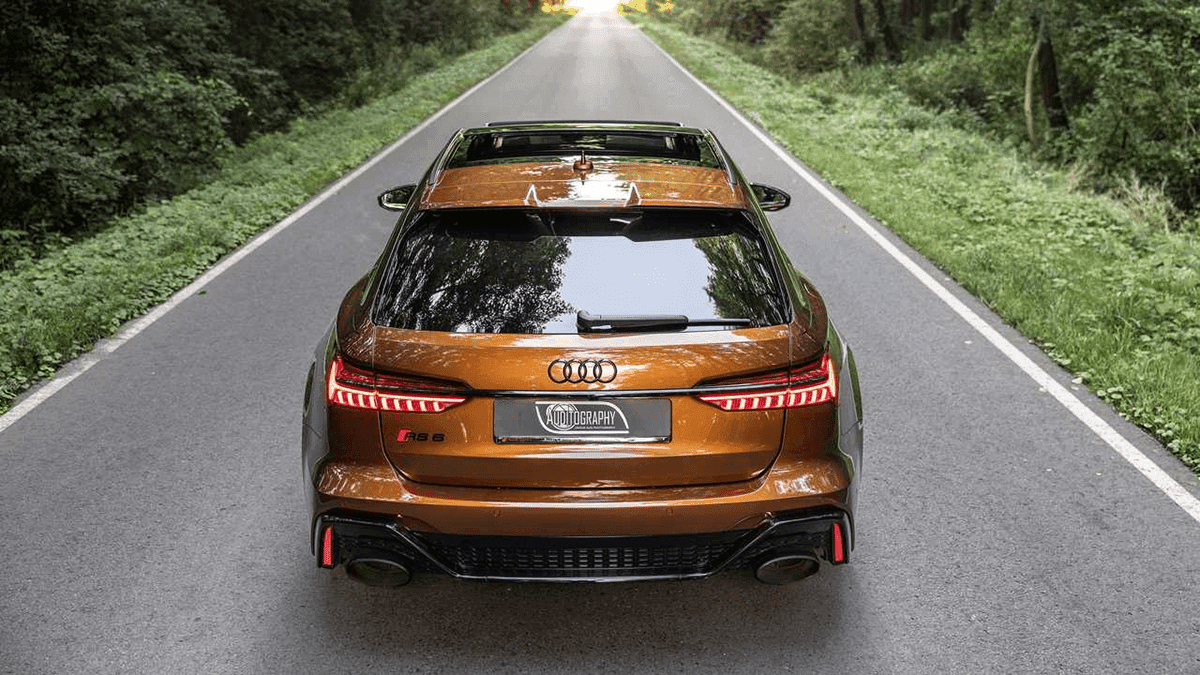 Золотиста Audi
